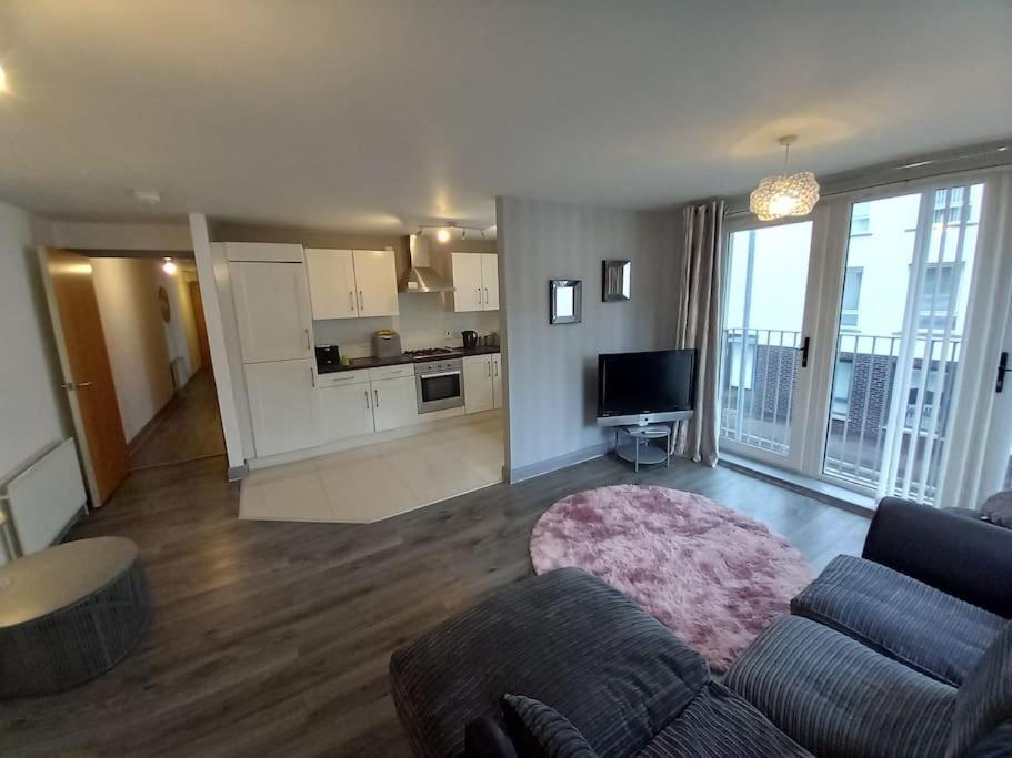 Modern 2-Bedroom City Apartment With Free Parking Belfast Eksteriør bilde
