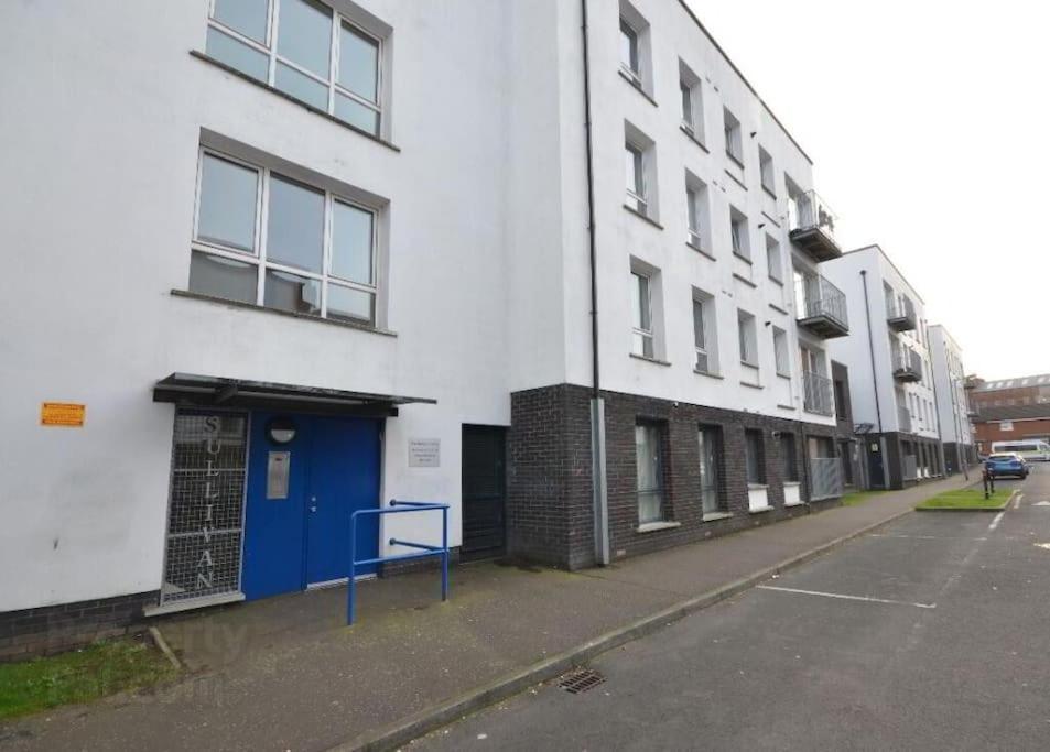 Modern 2-Bedroom City Apartment With Free Parking Belfast Eksteriør bilde