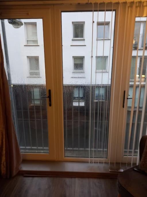 Modern 2-Bedroom City Apartment With Free Parking Belfast Eksteriør bilde