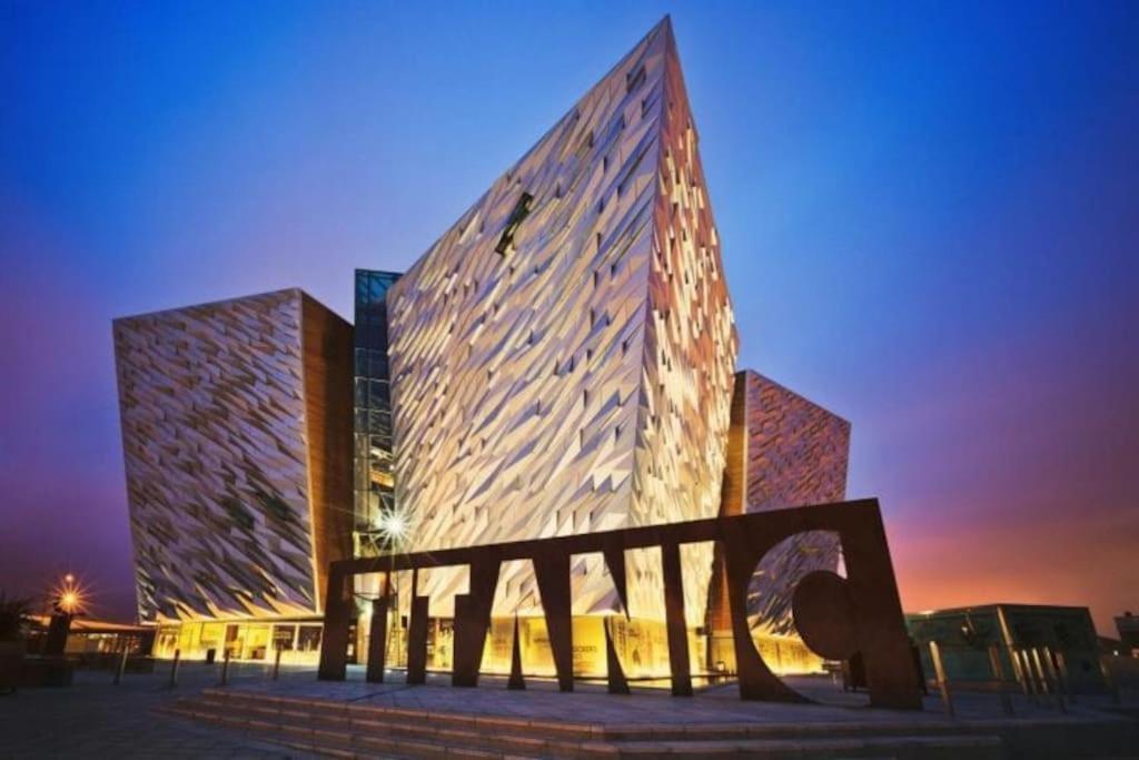 Modern 2-Bedroom City Apartment With Free Parking Belfast Eksteriør bilde